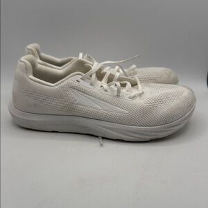 Altra ESCALANTE 4 women’s 10.5 White Athletic Sneakers. S7